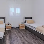 Schoenes Haus In - Cda400 Vir