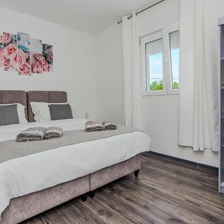 Schoenes Haus In - Cda400 Дом отдыха Вир