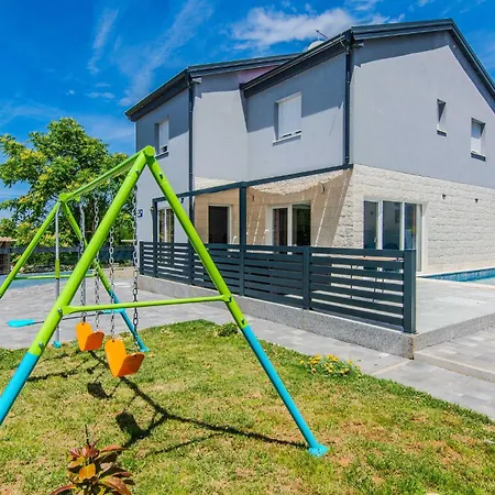 Schoenes Haus In - Cda400 Дом отдыха *