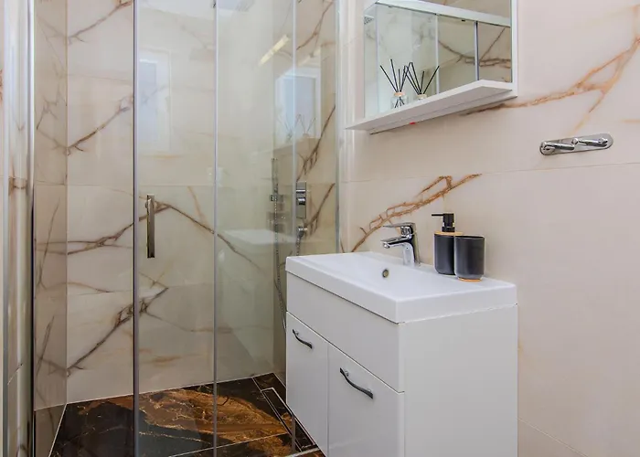 Schoenes Haus In - Cda400 펜션 *