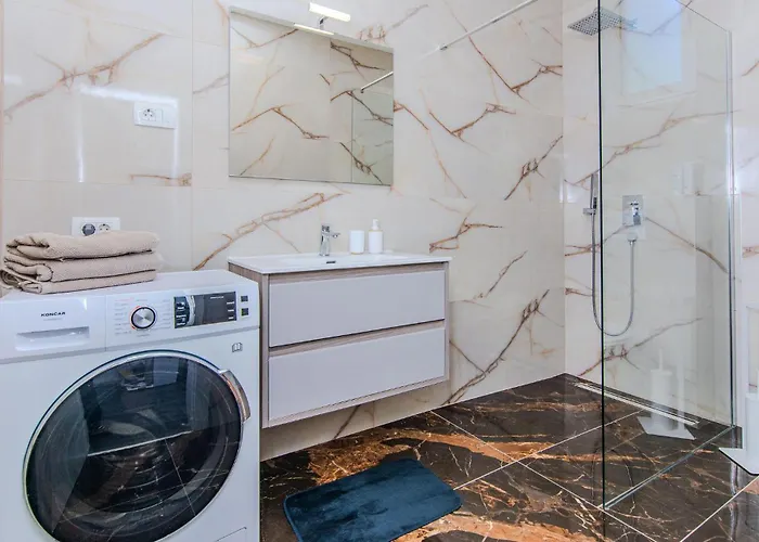 Schoenes Haus In - Cda400 펜션 *