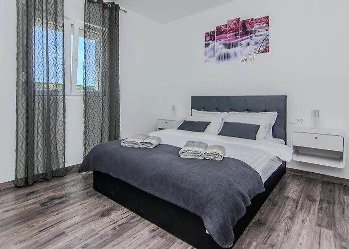 Schoenes Haus In - Cda400 펜션