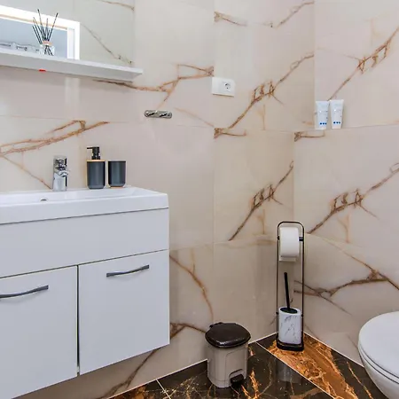 Schoenes Haus In - Cda400 *