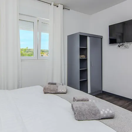 Schoenes Haus In - Cda400 * Vir