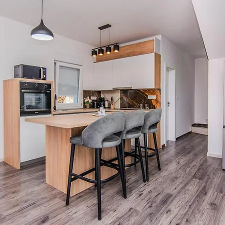 Schoenes Haus In - Cda400 * Vir