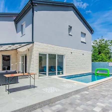 Holiday home Schoenes Haus In - Cda400