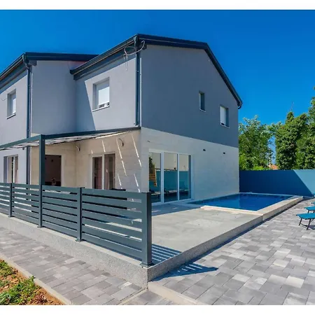 Schoenes Haus In - Cda400