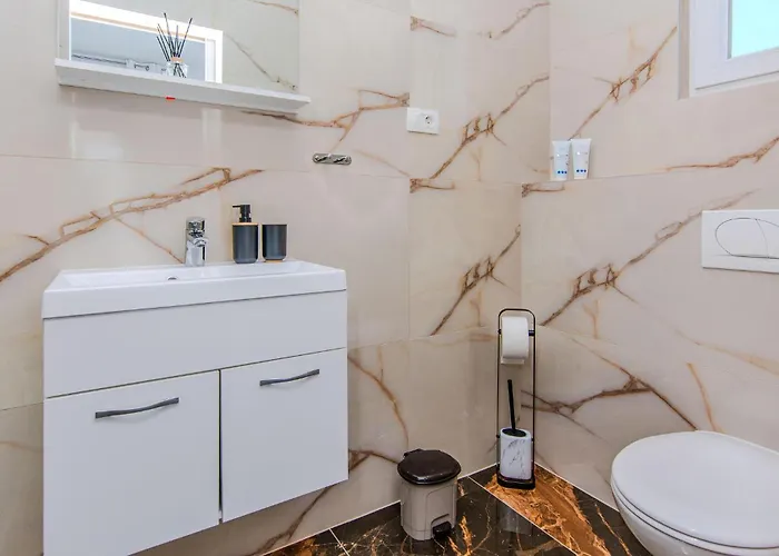 Schoenes Haus In - Cda400 *