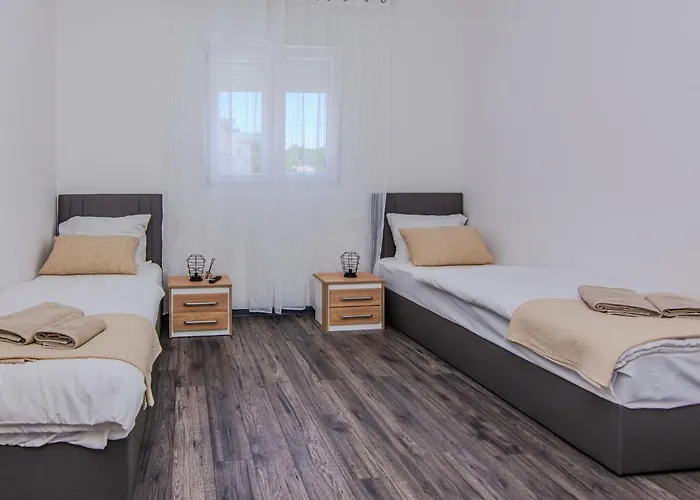 Schoenes Haus In - Cda400 Vir