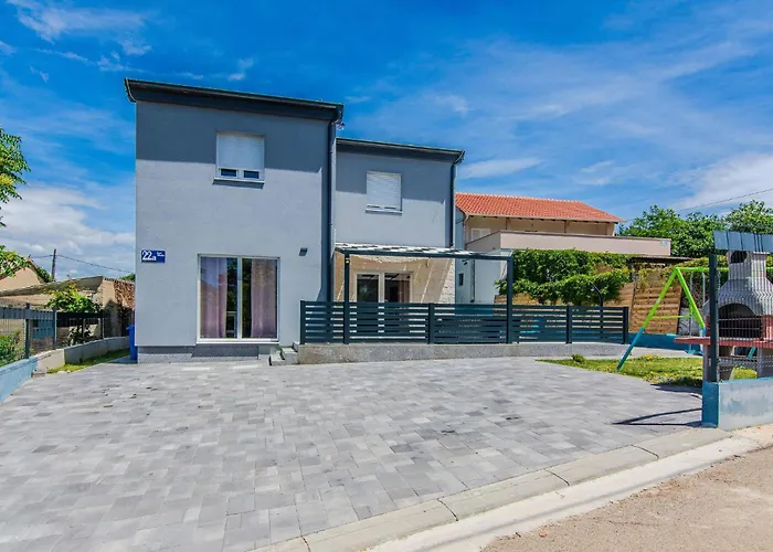 Schoenes Haus In - Cda400 *